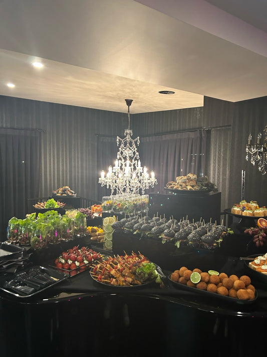 A Sleek All-Black 21st Birthday Celebration in Sydney CBD